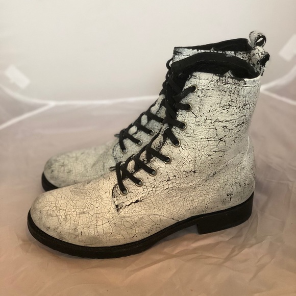 frye veronica combat white